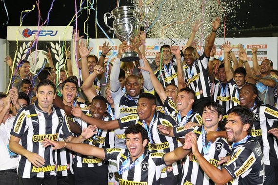 Botafogo vence os dois turnos e leva o Carioca