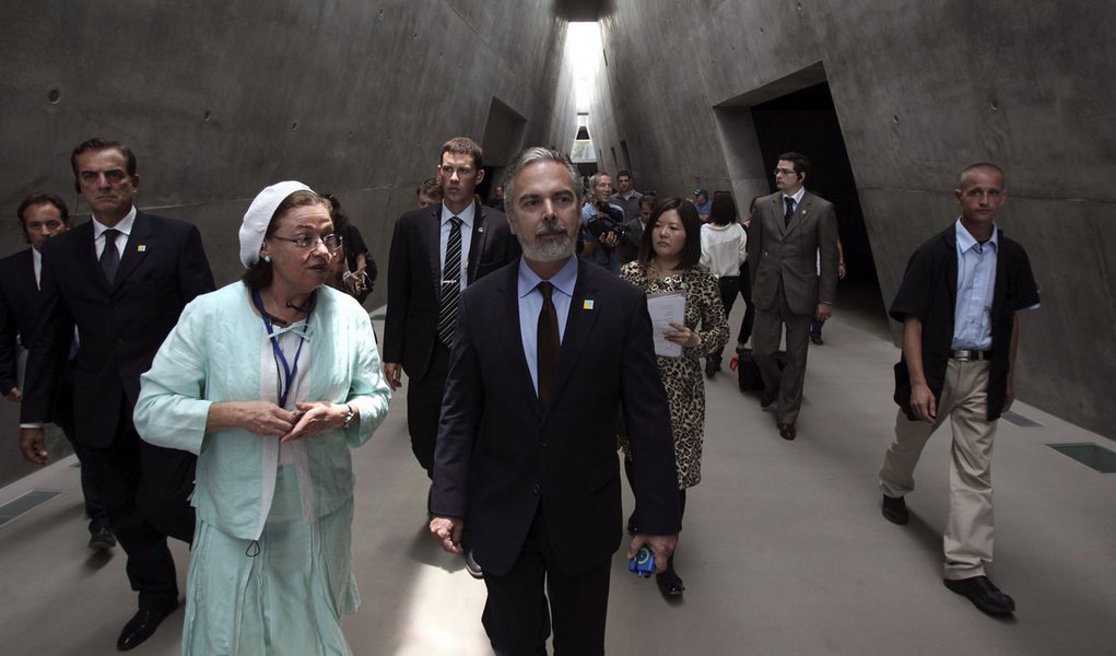  Patriota tenta mediar negociações de paz 