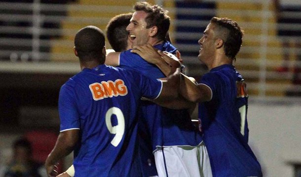 Cruzeiro quebra jejum com 2 a 0 em cima da Portuguesa