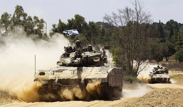 Soldados israelenses na Faixa de Gaza. 18/7/2014.  REUTERS/Ronen Zvulun