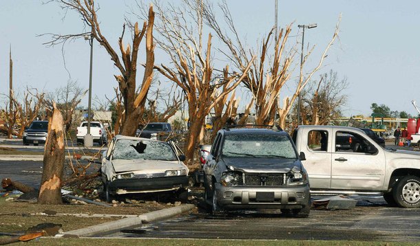 Mortos por tornados chegam a 9 em Oklahoma