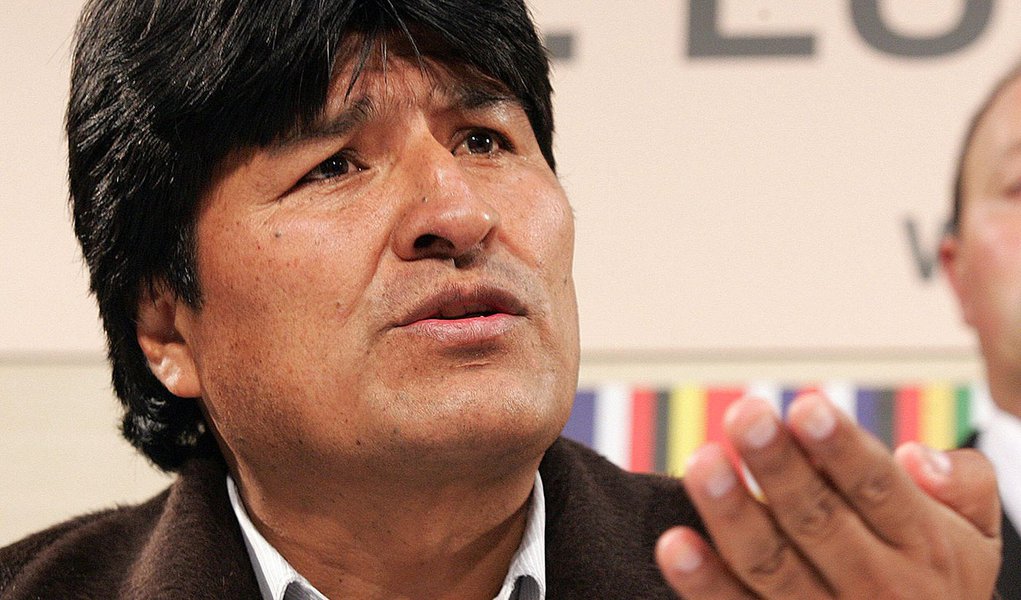 Presidente da Bolívia lamenta morte de torcedor