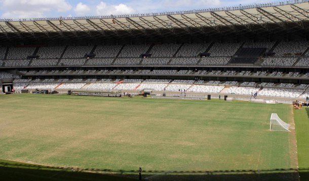 A triste reabertura do estádio de uma torcida só