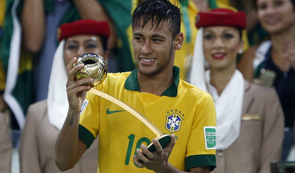 Neymar leva Bola de Ouro na Copa das Confederações