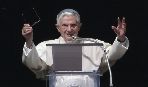 Papa se diz consternado em mensagem a Santa Maria