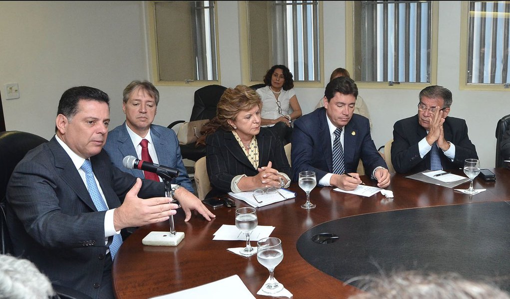 Perillo rejeita reforma e organiza marcha a Brasília