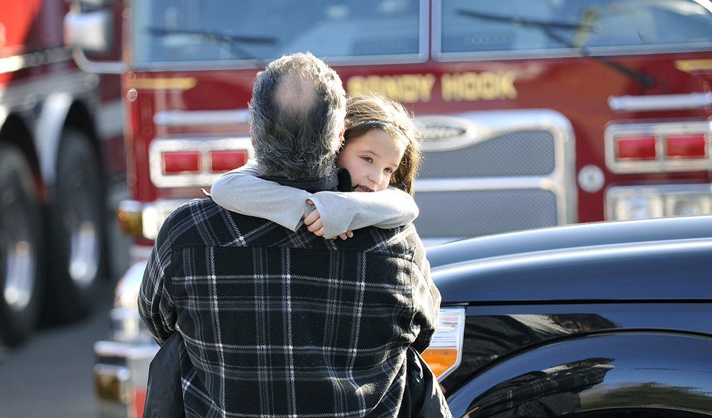 Atirador forçou entrada na escola antes de matar