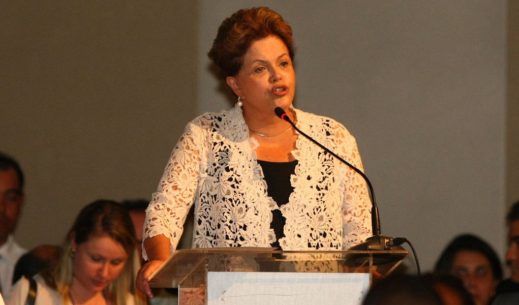 Dilma: crise não gera "pneumonia" no Brasil