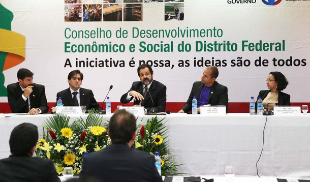 Brasilia 14/08/2013 - Gov Agnelo Queiroz   durante Reunião do Pleno Extraordinário do Conselho de Desenvolvimento Econômico e Social do DF – CDES/DF, a convite do secretário de Governador Gustavo Ponce de Leon.Local: Auditório da CNTC - - 902 Sul conjunto