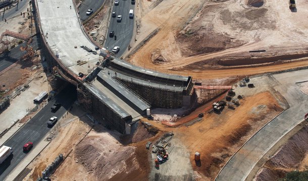 Prefeitura suspende pagamento a empreiteiras