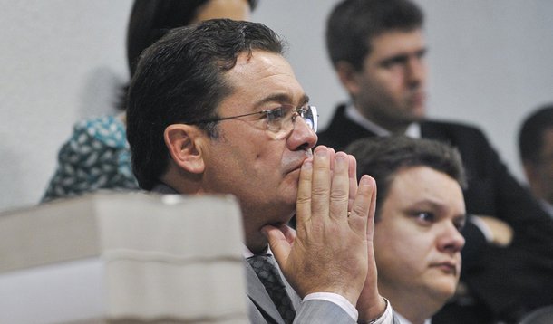 Após "erro" em relatório, votação da CPI é adiada
