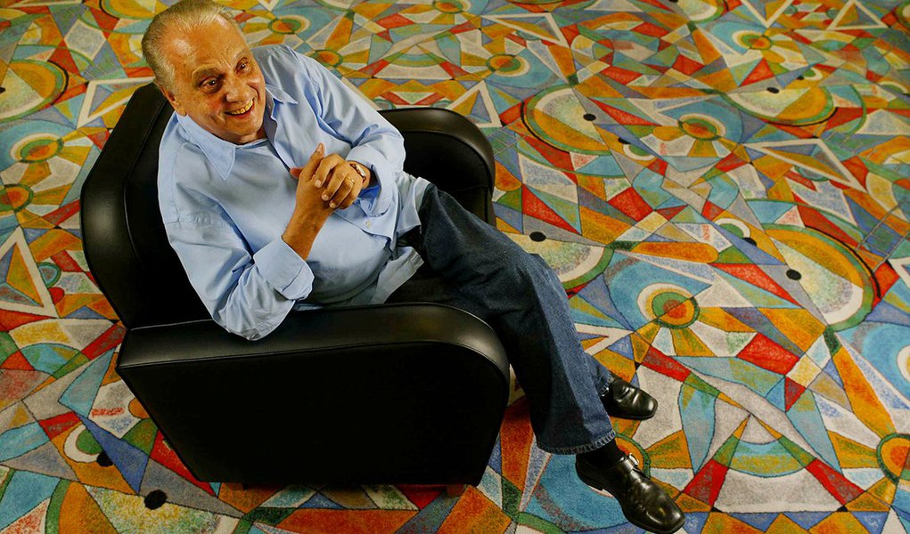 ***FOTO DE ARQUIVO/JORGE DÓRIA*** São Paulo, SP. 0.03.2004. Fotos do Ator Jorge Doria- em hotel de So Paulo- que est com pea na cidade. Foto: Eduardo Knapp/Folhapress