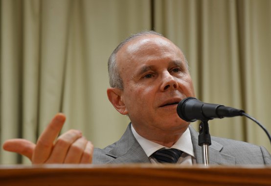Mantega: não há data para anúncio de cortes