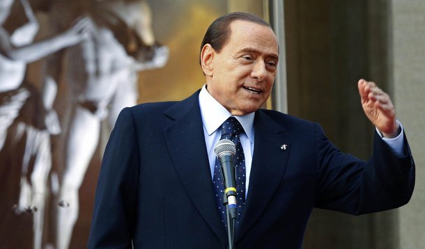 Berlusconi diz que vai se candidatar novamente