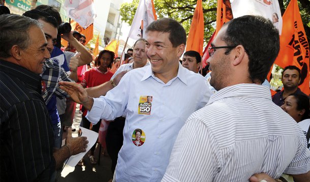 PASSOS (MG) 24/09/2014 JOSUÉ ALENCAR / ELEIÇÕES 2014 / MINAS GERAIS O candidato ao Senado pela coligação Minas Pra Você, Josué Alencar (PMDB), durante campanha ontem em Passos, no sul de Minas Gerais
Paulo Liebert / Fotos Públicas