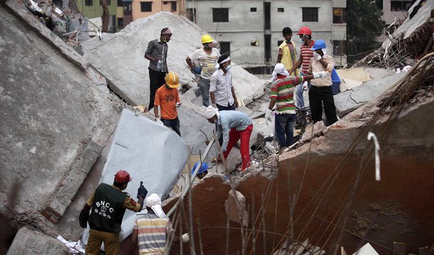 Desabamento: Mortos em Bangladesh passam de 400