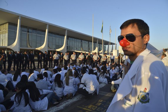 Justiça rejeita pedidos contra 'Mais Médicos'