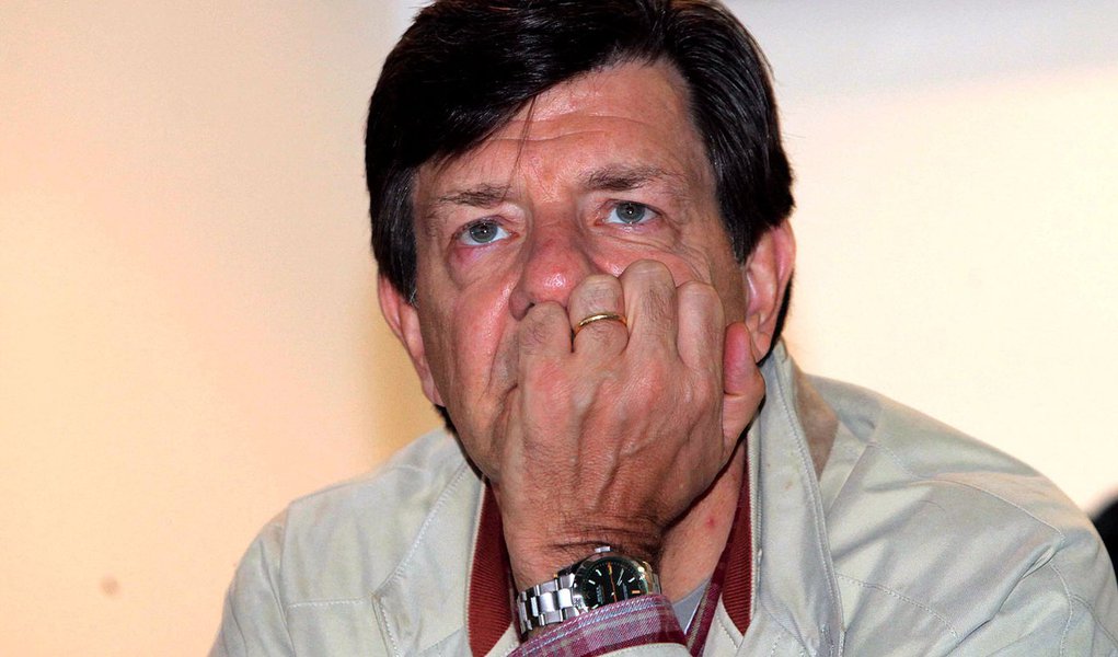 Na retranca, Itaú Unibanco vê seu lucro encolher