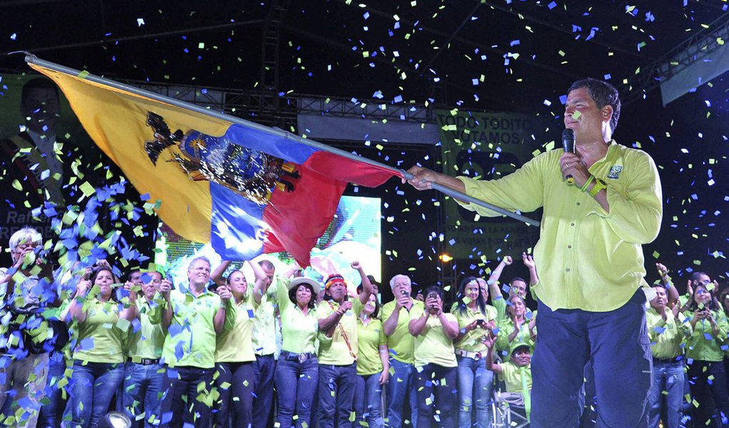 Rossi: referendo pode tirar Correa, o “Lula do Equador”, das próximas eleições