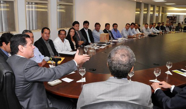 Vapt Vupt dos prefeitos atende 150 municípios