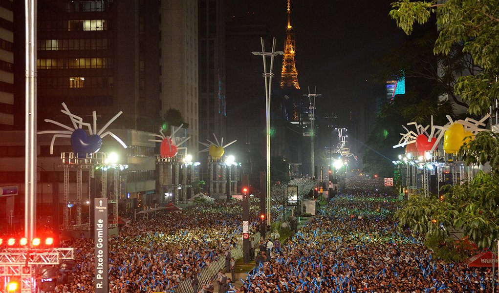 Dois milhões celebram 2013 na Avenida Paulista