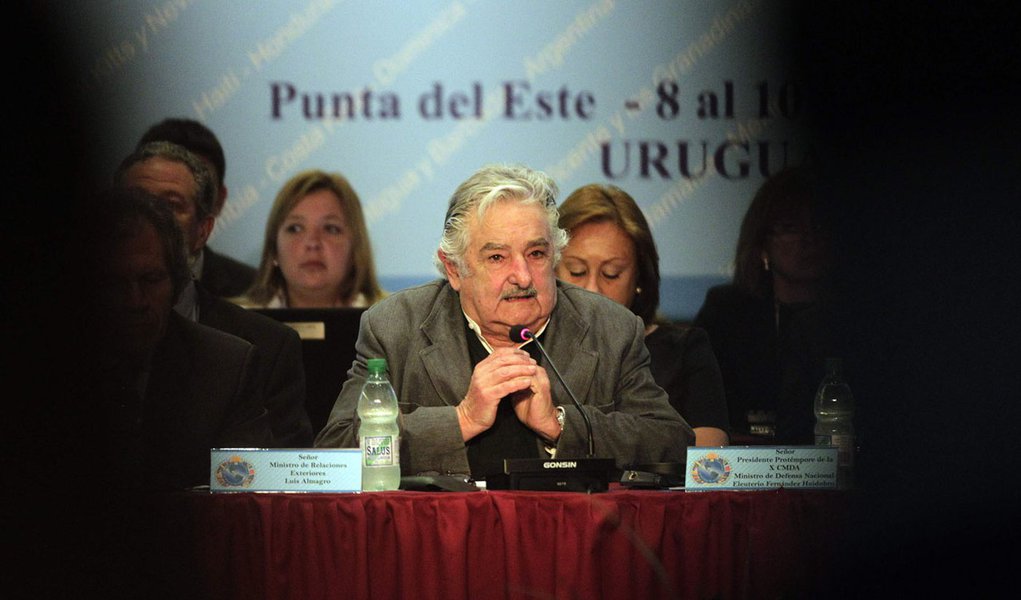 Mujica defende "grande guerra" contra a desigualdade