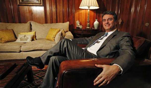 Roberto Azevedo, Brazil's permanent representative to the World Trade Organization (WTO), speaks during an interview with Reuters in London March 14, 2013.  REUTERS/Luke MacGregor  (BRITAIN - Tags: POLITICS BUSINESS) - RTR3F102