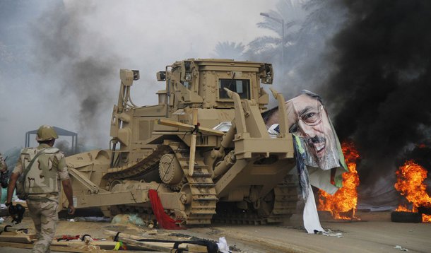 Egito decreta estado de emergência após conflitos