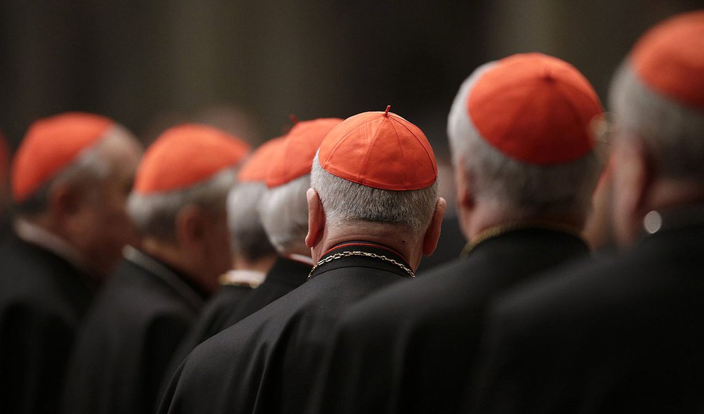 Vaticano decreta lei do silêncio