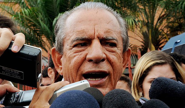 Justiça bloqueia bens de Iris Rezende