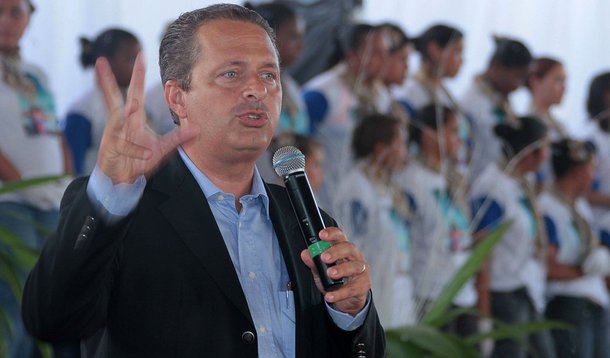 Eduardo rebate críticas e manda recado ao PT
