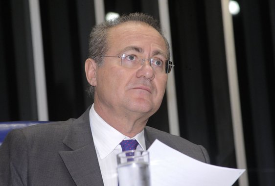 Renan devolve R$32 mil por voo em avião da FAB