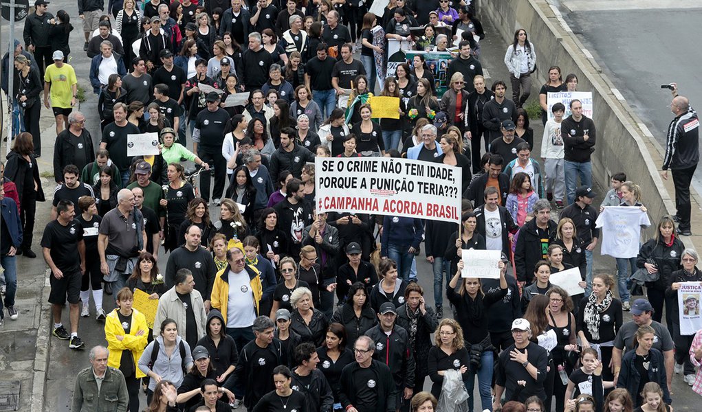Marcha contra impunidade reúne 2 mil em São Paulo