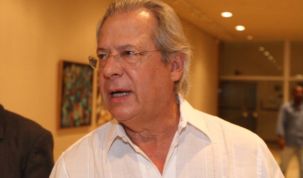 Editor da Veja prepara livro sobre Dirceu