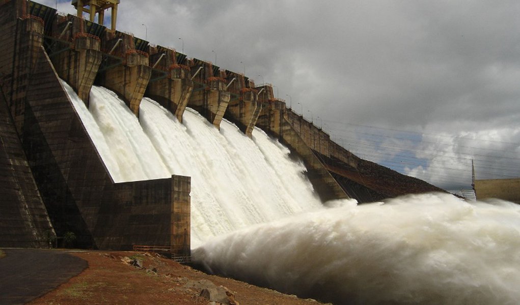 Após apagões, governo quer "pente fino" na energia