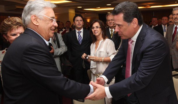 PSDB discute propostas e defende Perillo