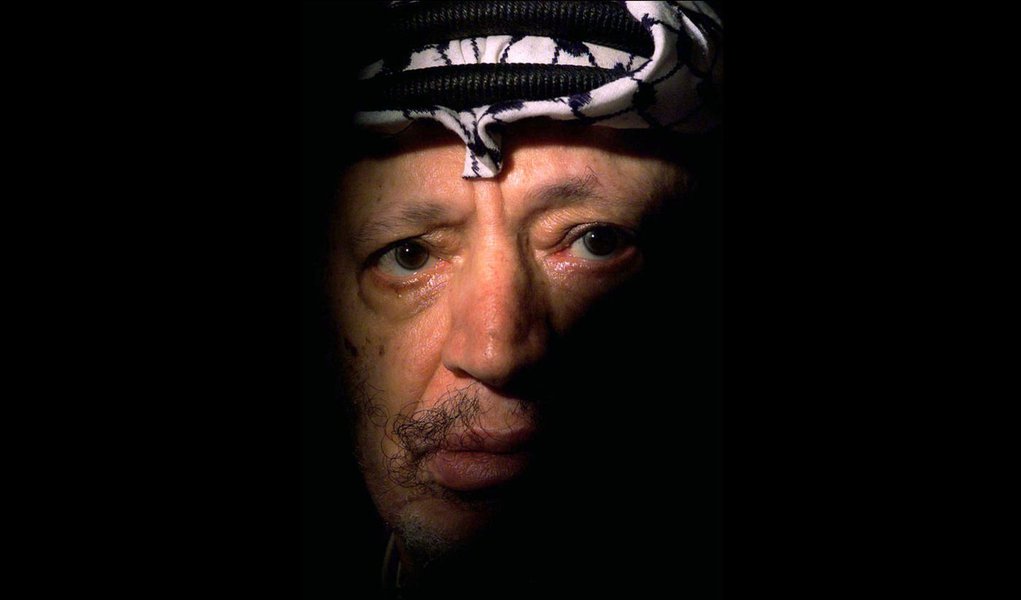 França investiga suspeita de envenenamento de Yasser Arafat