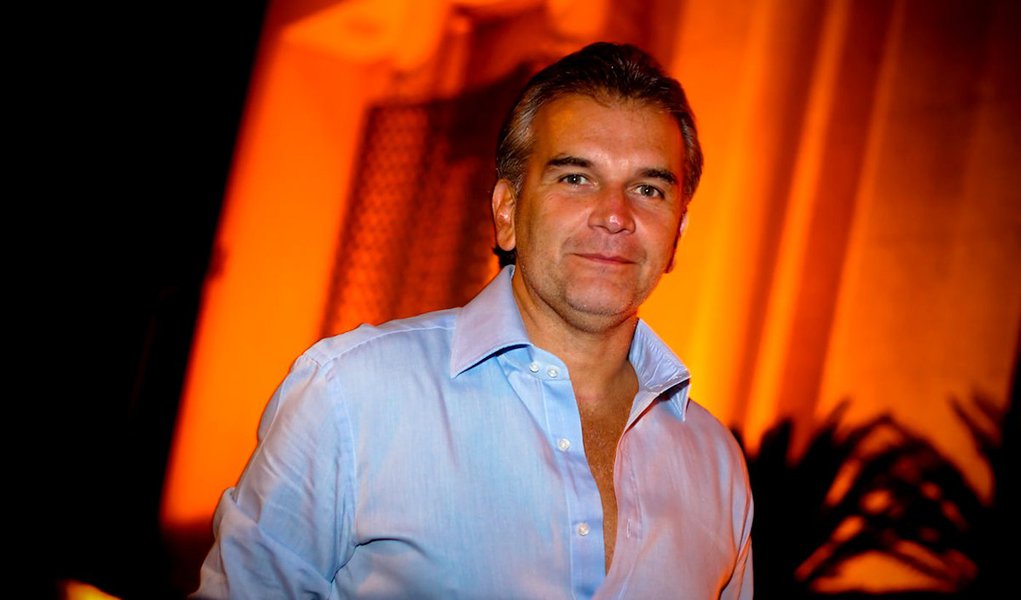 Bon vivant,  Índio da Costa, do Cruzeiro do Sul, deixou rombo de R$ 3,1 bi