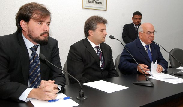CPI de Goiás ouve Cachoeira no dia 8