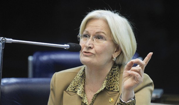 Senadora do RS pede atenção especial ao PNE