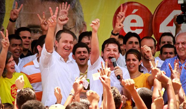 "Padrinho" alavanca candidatura de Geraldo