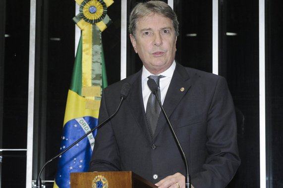 Collor propõe aumentar número de ministros no STF