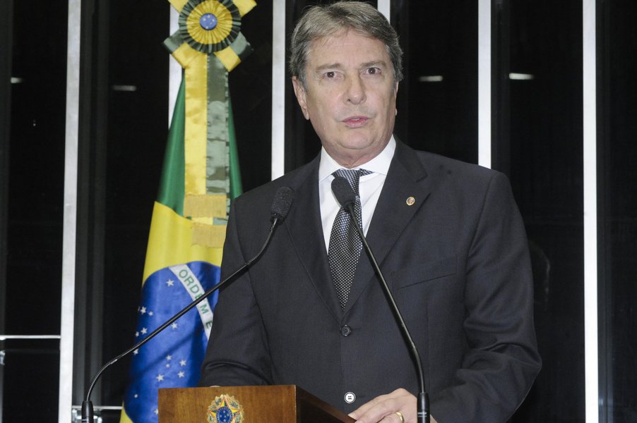 Collor propõe aumentar número de ministros no STF