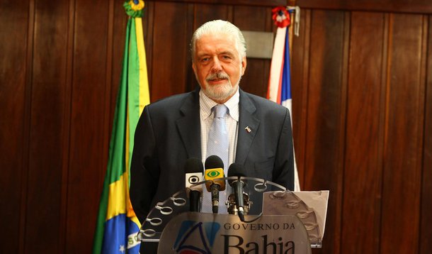 Wagner comemora vitória do PT nas urnas