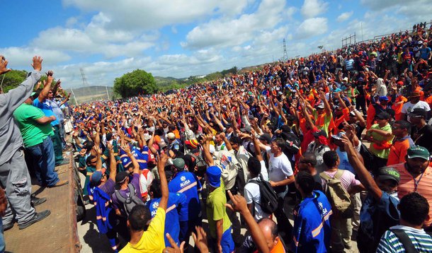 Trabalhadores da refinaria continuam em greve