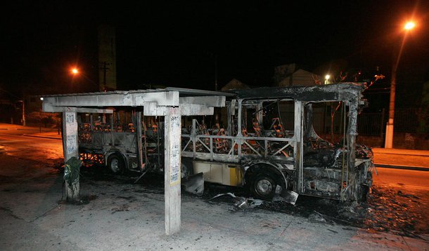 Mais um ônibus é incendiado em São Paulo