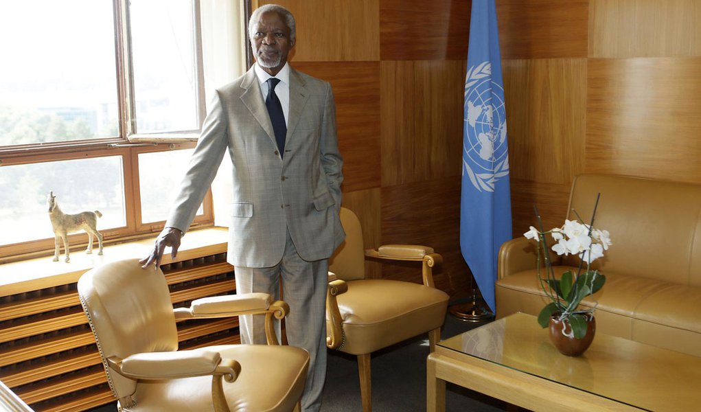 Kofi Annan desiste de missão da ONU na Síria