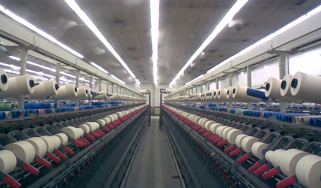 IBGE: Produção industrial tem alta de 0,3% em julho