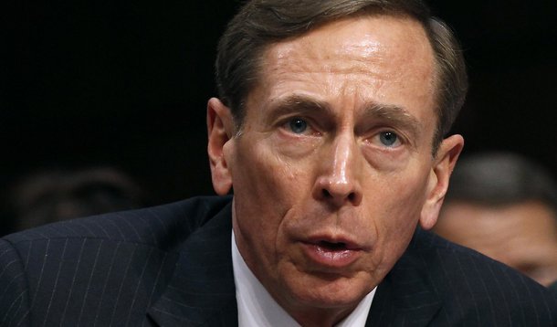 Caso extraconjugal leva diretor da CIA a renunciar