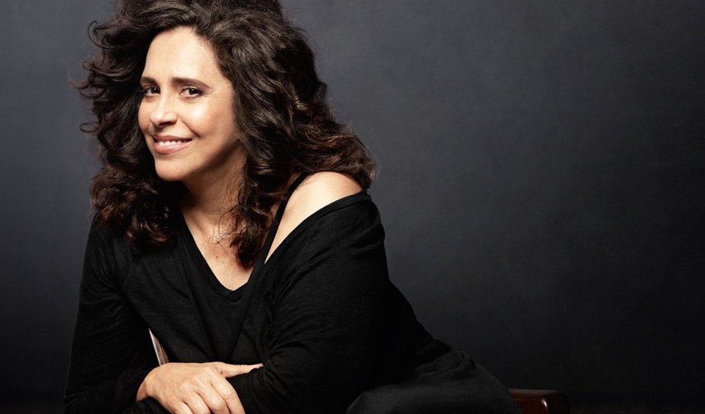 Aos 50 anos de carreira, Gal Costa critica censura atual às artes